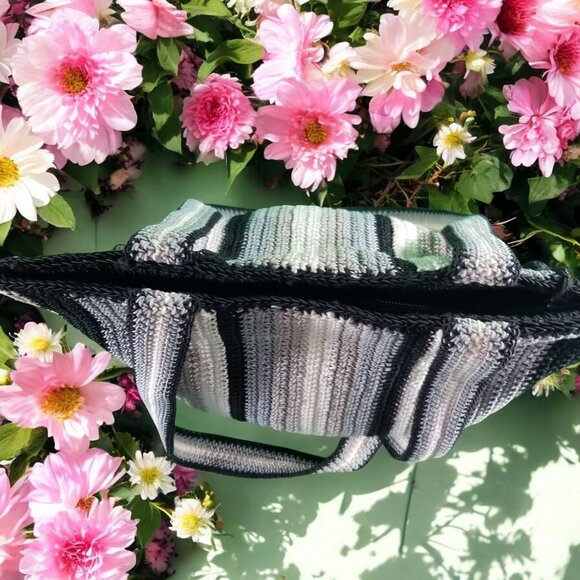 Stone Mountain Gray Striped Polyester Crossbody Purse Shoulder Bag 11392 - Picture 7 of 10